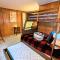 Harmony Cottage by AvantStay Lake Access Hot Tub Fire Pit Game Room