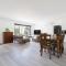 Bayshore Bliss - A Family Beachside Hideaway