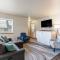 Seaside Getaway by AvantStay Deck w Views