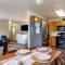 Seaside Getaway by AvantStay Deck w Views - لانغلي