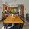 Lake It Right by AvantStay Lakefront w Dock Hot Tub Fire Pit Game Room