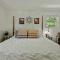 Lake It Right by AvantStay Lakefront w Dock Hot Tub Fire Pit Game Room