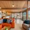 Oceanfront w Game Room Fire Pit Panoramic Views Angels Landing by AvantStay - لانغلي