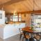 Oceanfront w Game Room Fire Pit Panoramic Views Angels Landing by AvantStay - لانغلي