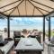 Oceanfront w Game Room Fire Pit Panoramic Views Angels Landing by AvantStay - لانغلي