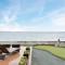 Oceanfront w Game Room Fire Pit Panoramic Views Angels Landing by AvantStay - لانغلي