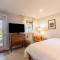 Mid-Century Beach Cabin by AvantStay Walk to Beach
