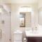 Sockeye by AvantStay Modern 2 BR Condo w Access to Northstar Resort Community - 金斯伍德庄园