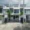 Lily 3bbedrooms Townhouse with a patio, Laguna Park