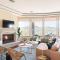 Sunbeam by AvantStay Elegant Private Desert Home w Infinity Pool Spa View