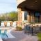 Sunbeam by AvantStay Elegant Private Desert Home w Infinity Pool Spa View