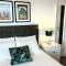 Modern City Centre Two Bedroom Windsor Apartment - Grand Central House - Gibilterra