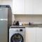 Superbly well equipped Pools View 10 minutes to Marina! - دبي