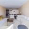 Luxury 3BDR Apartment, Pool & Beach Access - 迪拜