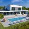 4 Bedroom Stunning Home In Rakalj
