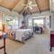 Honomu Home with Screened Lanai and Ocean Views! - Pepeekeo