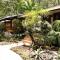Makanas Beach Bungalows