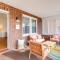 Walk to The Grandin Theatre Roanoke Unit with Yard! - 罗阿诺