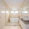 Stylish, Spacious 5BR House at Franklin