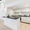 Spacious Waterfront Luxury at Woolloomooloo Wharf