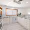 139 Government Rd - Pet Friendly, Air Con, WiFi, Water views