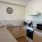 Marina View Apartment - Steps away from CBD, Ferry & Stadium