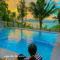 Overlooking Taal Lake and Nature Vibe Staycation - Quinalaglagon