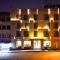 Waxwing Hotel