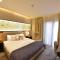 Waxwing Hotel