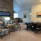 Unit 701 5 bd 3 ba condo