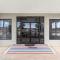 Econo Lodge Inn & Suites Channelview - Houston East