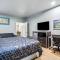 Econo Lodge Inn & Suites Channelview - Houston East