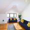 Maidenhead Stylish Three Bedroom Top Floor Apartment
