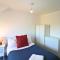 Maidenhead Stylish Three Bedroom Top Floor Apartment - 梅登黑德