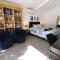 Vacation rental in the Alpilles, Provence, close to the village center - Beautiful view -Air conditionning Heated pool and spa - sleeps 8