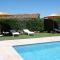 Semi-detached provencal farm with swimming pool