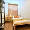 Duplex Home with 3 Bedrooms and Large Sofa-bed plus Back Patio, near Angel and King's Cross Station - 伦敦