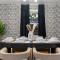 High-end Hideaway with 2 King beds and 2 baths, Sleeps 10, Airport in minutes - نيوآرك
