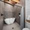 Whispering Pines Treehouse - Sunrise - High Hill