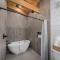 Whispering Pines Treehouse - Sunrise - High Hill
