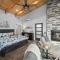 Whispering Pines Treehouse - Sunrise - High Hill