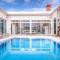 Ocean Beach House Sorrento - Luxury with Heated Pool and Spa