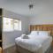 Ashenhurst, woodland lodge with hot tub for 4 - Oakamoor