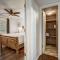 3BD Quiet Suburbs Restaurants & Parks