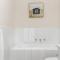 Mawson Lakes Retreat - 3BR, Wifi, Parking