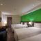 Green World Triple Beds