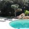 very pretty contemporary villa with pool located in Aureille in the alpilles, close to the center on foot. sleeps 4.