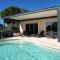 very pretty contemporary villa with pool located in Aureille in the alpilles, close to the center on foot. sleeps 4.