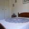 First floor of a typical house close to Aix en Provence 6 personnes - 勒鲁热新堡