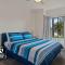 Lake Front - Tropical Retreat at Encounter Bay!